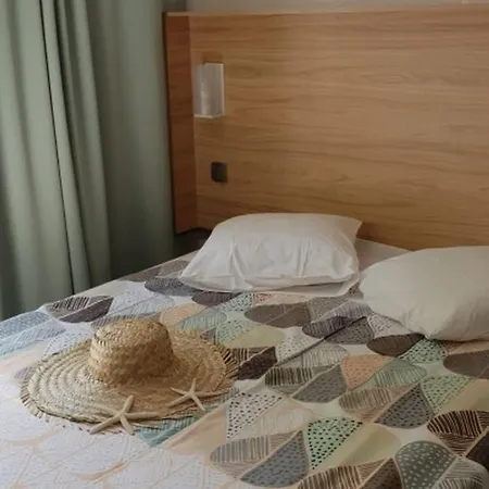 Mobil Home, Animaux Admis - 6 Pers. - Api-1-52-2612 * Le Château-dʼOléron